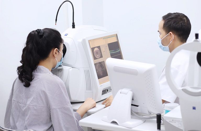 Quy trình bắn mắt cận bằng Femto Lasik