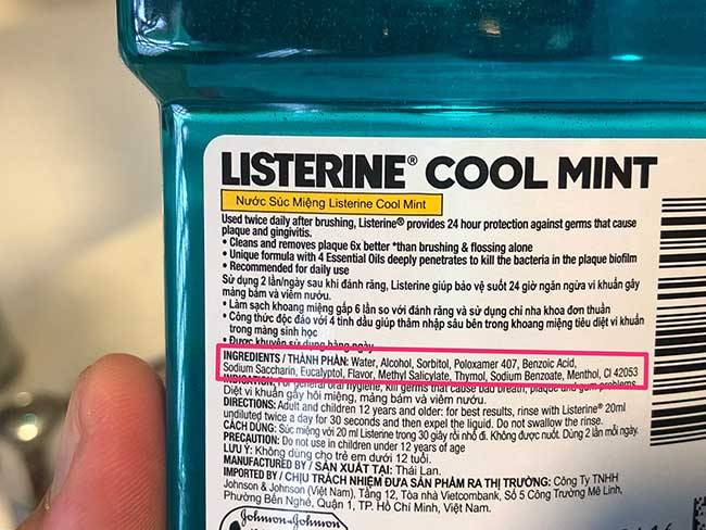 Nước súc miệng Listerine có nhiều tác dụng giúp bảo vệ răng và cải thiện hơi thở của bạn tức thì