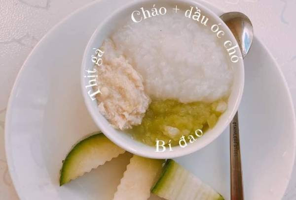 thực đơn ăn dặm cho bé 8 tháng