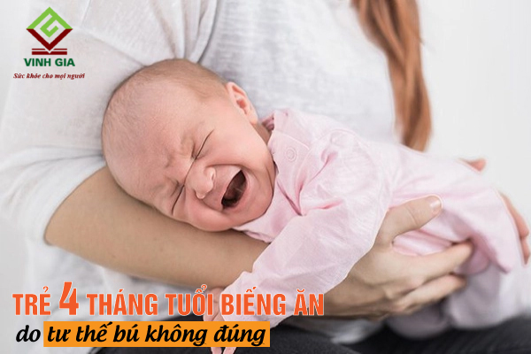 Trẻ 4 tháng biếng bú mẹ có thể do tư thế bú không đúng