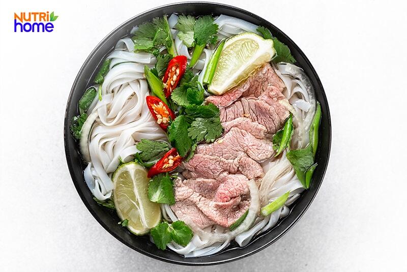 Phở bò, những món ăn giúp tăng cân cho người gầy