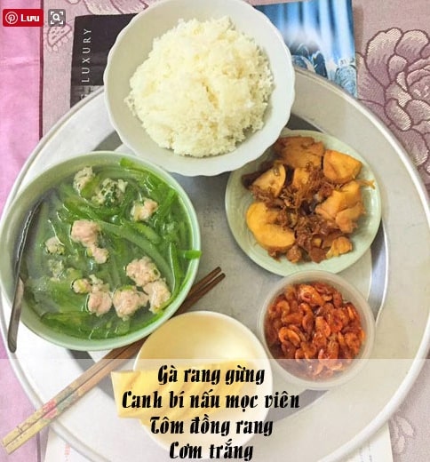 Thực đơn sau sinh cần chú ý những gì?Để đảm bảo có đủ sữa và duy trì nguồn sữa cho con bú, phụ nữ sau si 14